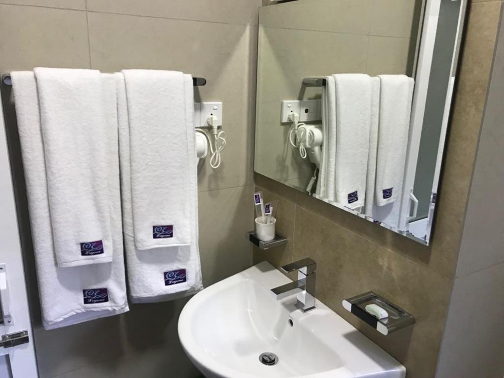 هتل لاوندیش هیلز کندی